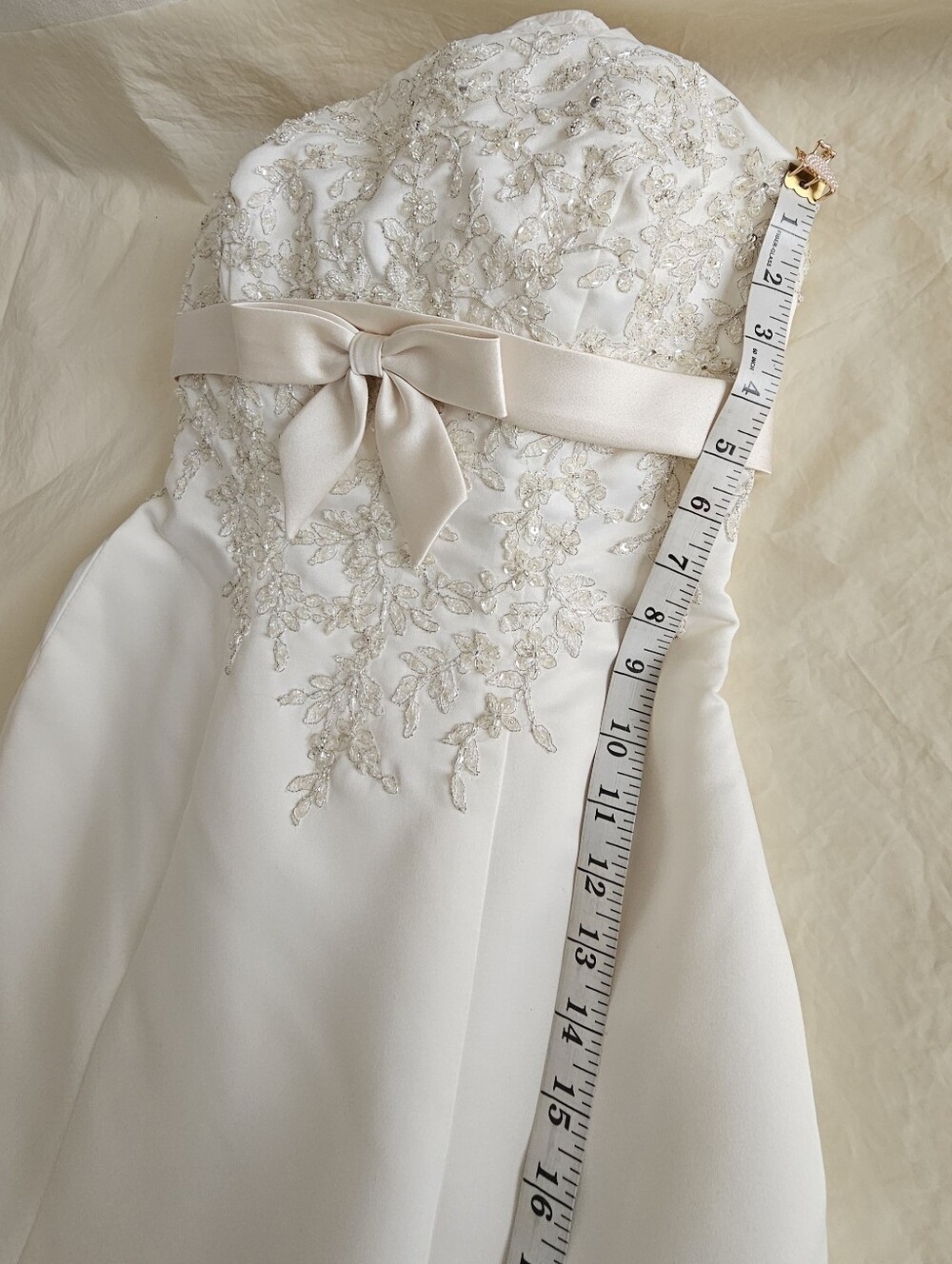 DAVID'S BRIDAL COLLECTION lace wedding dress with beaded metallic lace, size 6 - Picture 15 of 17
